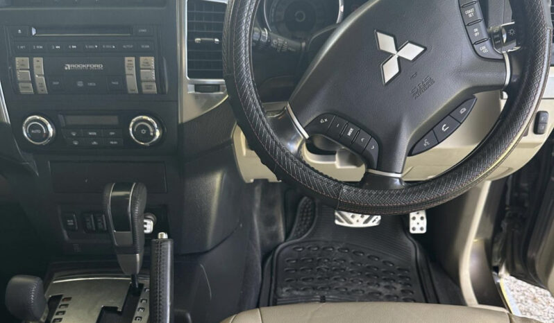 Mitsubishi Pajero 2015 full