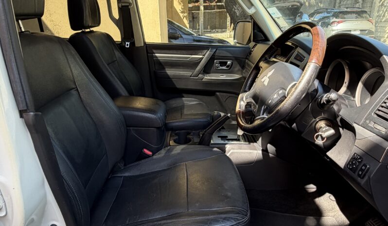 Mitsubishi Pajero 2020 full