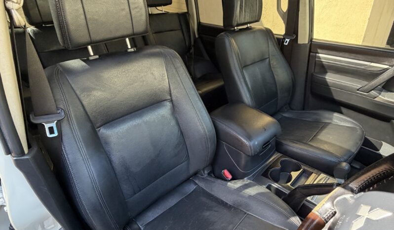 Mitsubishi Pajero 2020 full