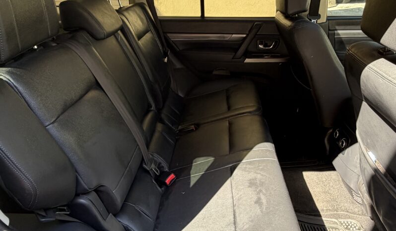 Mitsubishi Pajero 2020 full