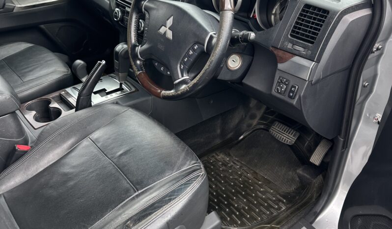 Mitsubishi Pajero 2020 full
