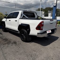 Toyota Hilux 2022 full