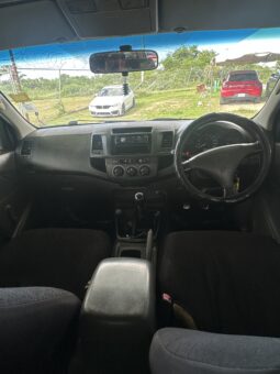 Toyota Hilux 2013 full