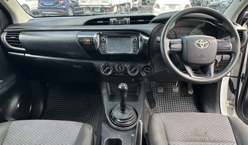 Toyota Hilux 2017 full