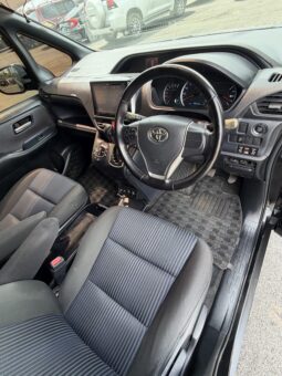 Toyota Voxy 2015 full