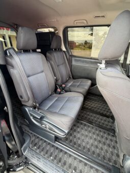 Toyota Voxy 2015 full