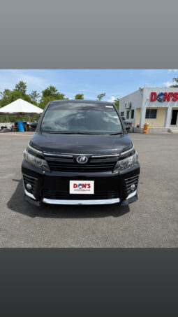 Toyota Voxy 2015 full