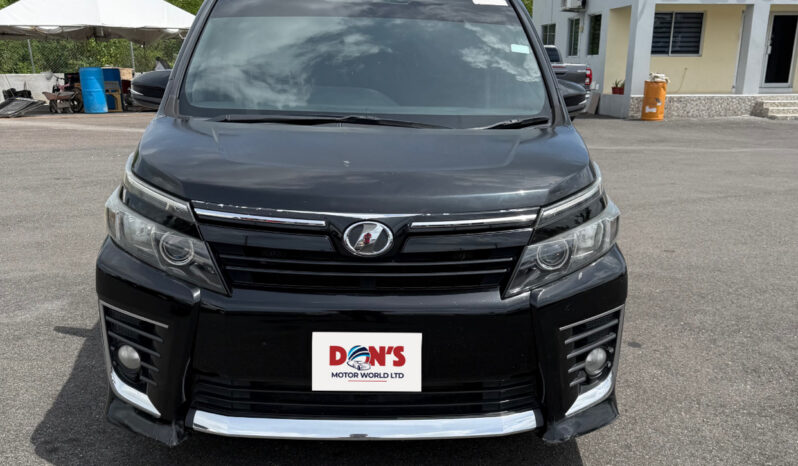 Toyota Voxy 2015 full