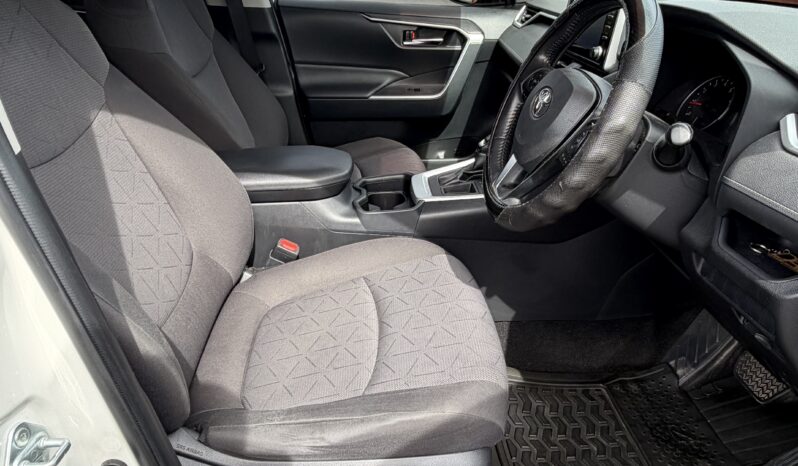 Toyota RAV4 2021 full