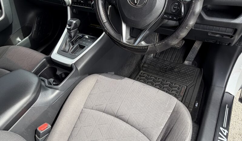 Toyota RAV4 2021 full