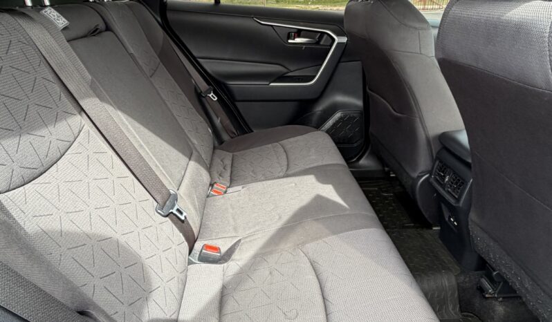 Toyota RAV4 2021 full