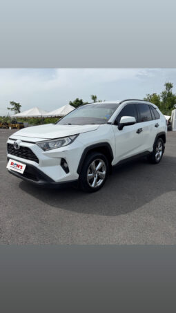 Toyota RAV4 2021 full
