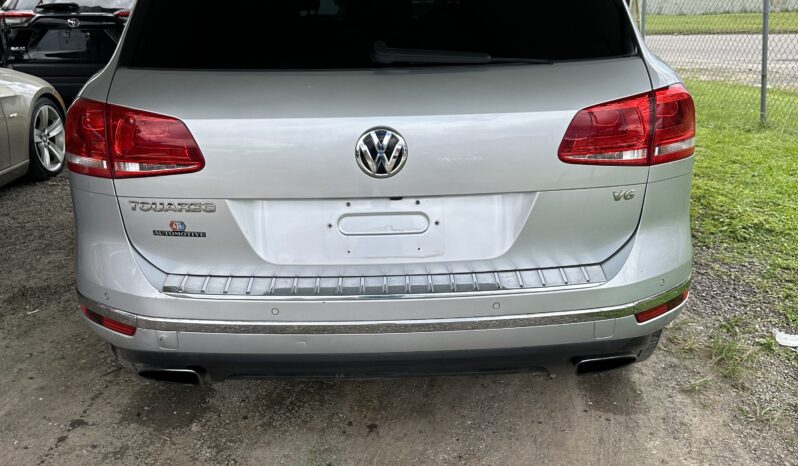 Volkswagen Touareg 2015 full