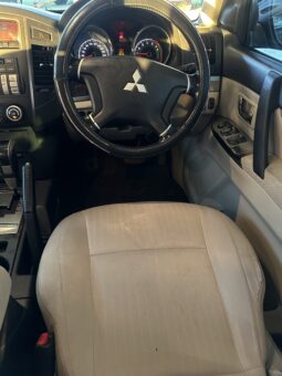 Mitsubishi Pajero 2012 full