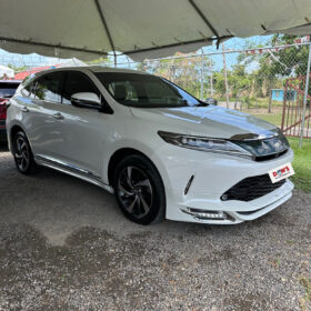 Toyota HARRIER 2019